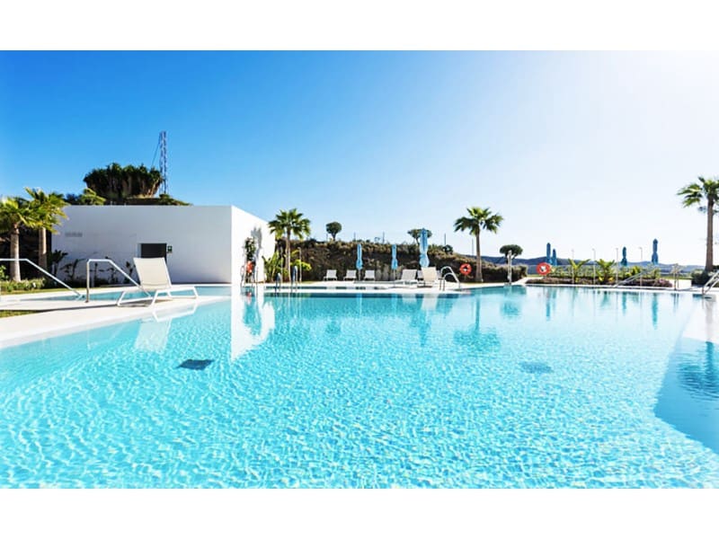 Apartment for sale in Ojen with pool garage - € 640,000 (Ref: 8655033)