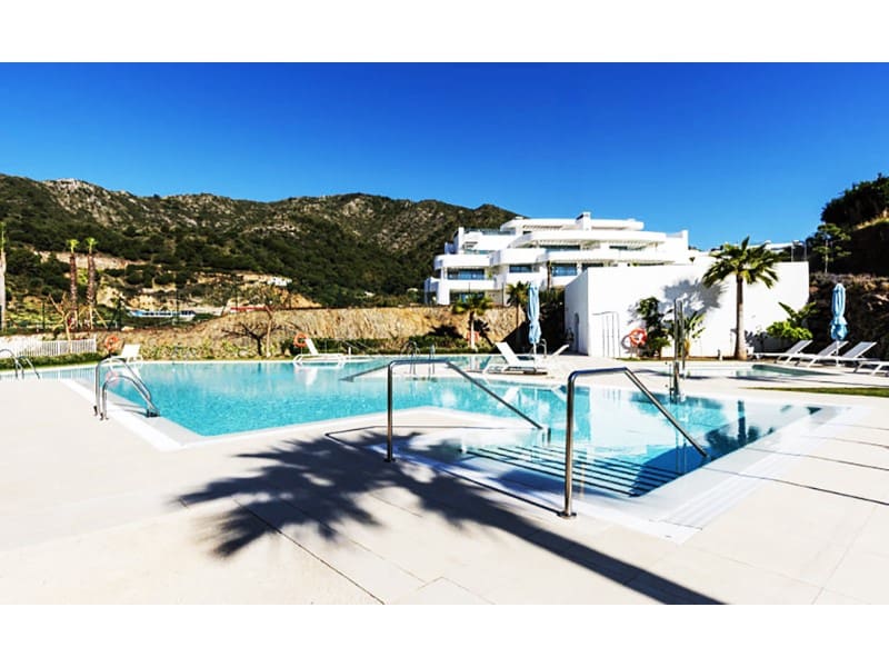 Apartment for sale in Ojen with pool garage - € 640,000 (Ref: 8655033)