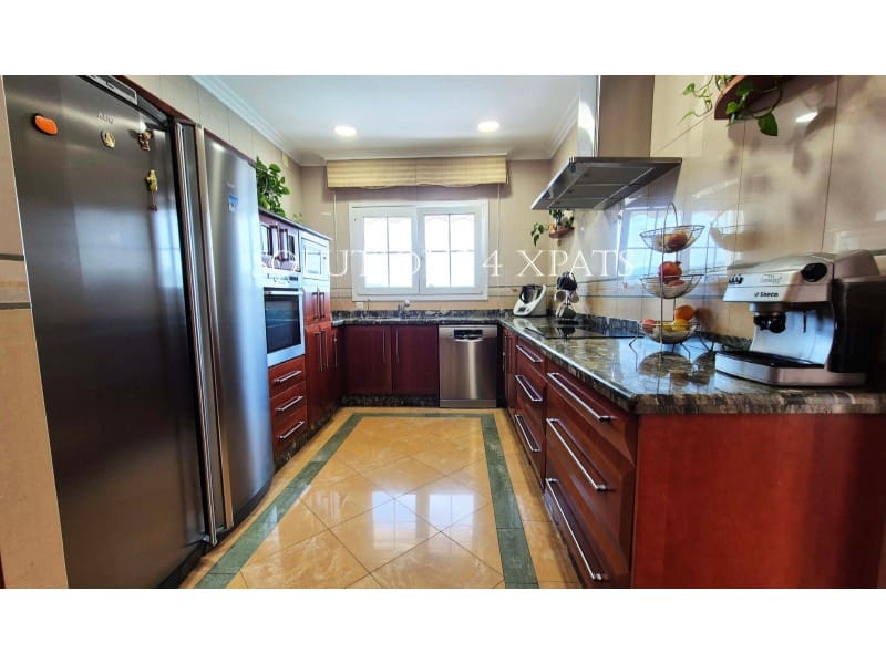 5 soveværelse Villa til salg i Torre del Mar med swimmingpool garage - € 875.000 (Ref: 8670672)