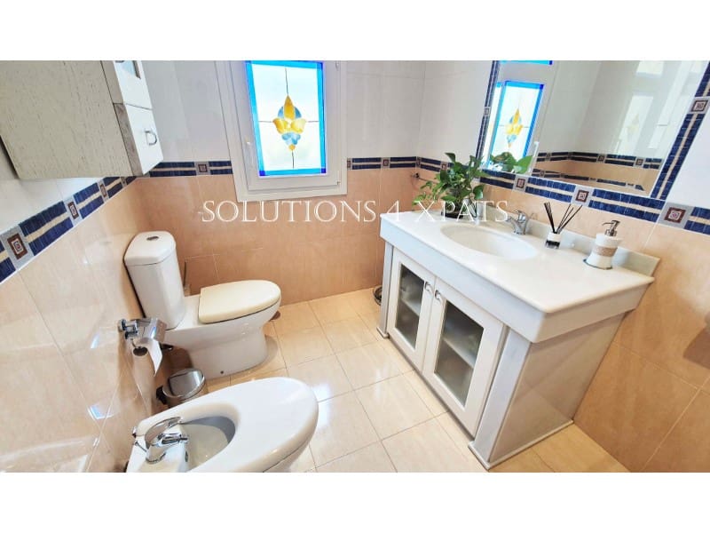 5 soveværelse Villa til salg i Torre del Mar med swimmingpool garage - € 875.000 (Ref: 8670672)