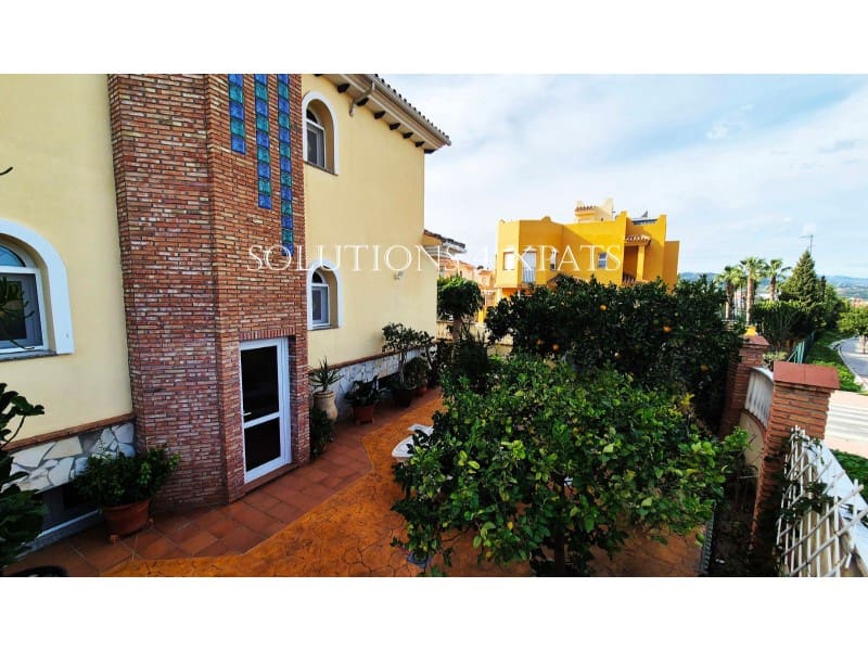 5 soveværelse Villa til salg i Torre del Mar med swimmingpool garage - € 875.000 (Ref: 8670672)