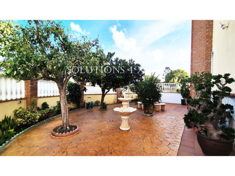 5 soveværelse Villa til salg i Torre del Mar med swimmingpool garage - € 875.000 (Ref: 8670672)