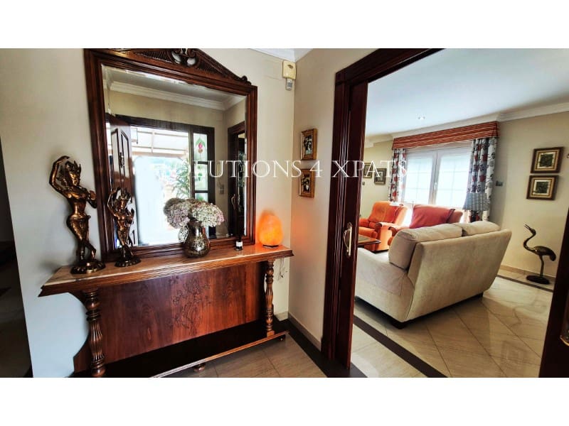 5 soveværelse Villa til salg i Torre del Mar med swimmingpool garage - € 875.000 (Ref: 8670672)