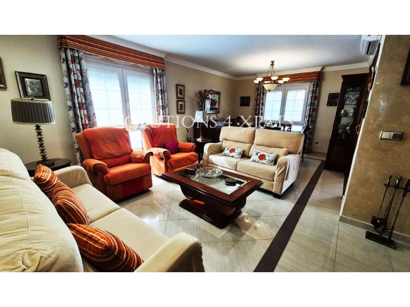 5 soveværelse Villa til salg i Torre del Mar med swimmingpool garage - € 875.000 (Ref: 8670672)