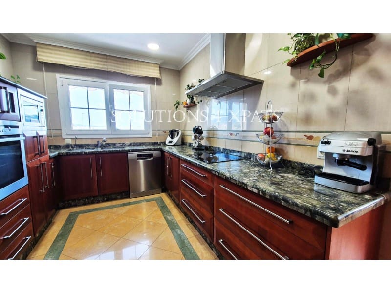 5 soveværelse Villa til salg i Torre del Mar med swimmingpool garage - € 875.000 (Ref: 8670672)