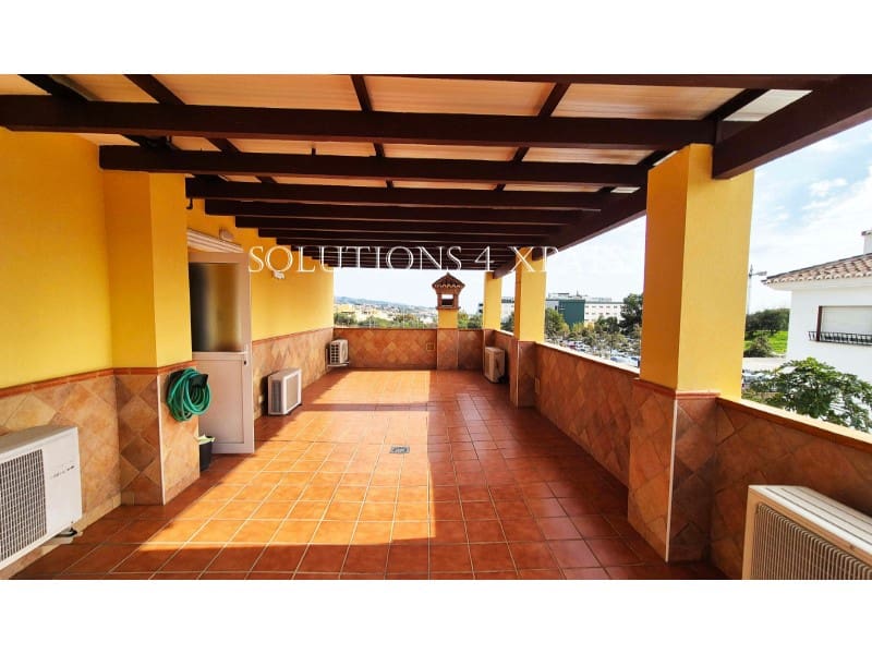 5 soveværelse Villa til salg i Torre del Mar med swimmingpool garage - € 875.000 (Ref: 8670672)