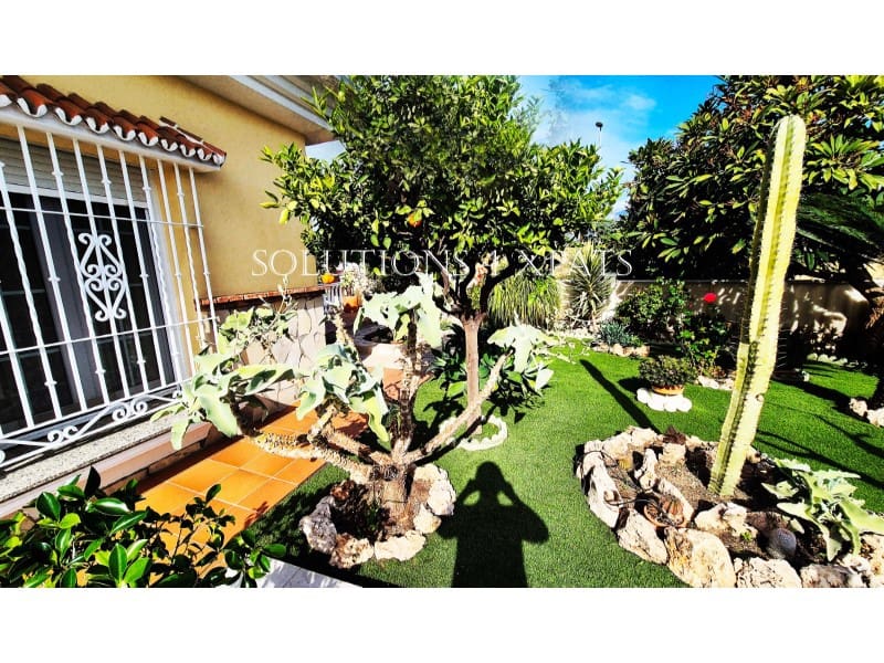 5 soveværelse Villa til salg i Torre del Mar med swimmingpool garage - € 875.000 (Ref: 8670672)