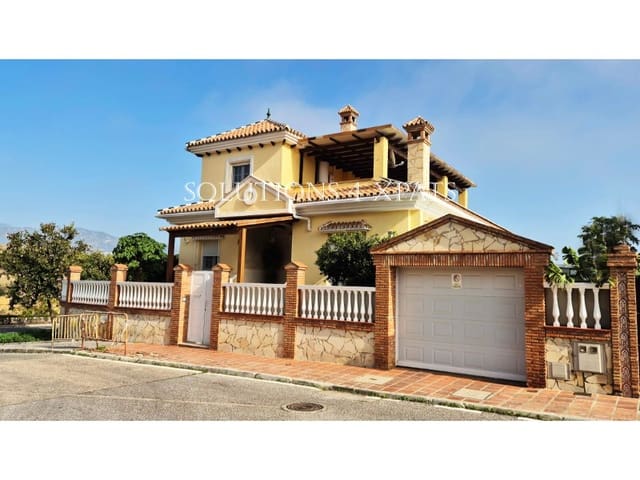5 soveværelse Villa til salg i Torre del Mar, Vélez-Málaga med swimmingpool garage - € 875.000 (Ref: 8670672)
