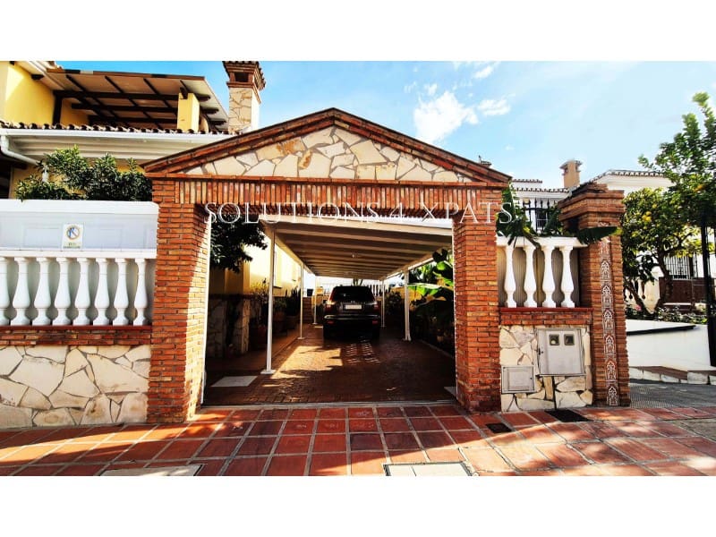 5 soveværelse Villa til salg i Torre del Mar med swimmingpool garage - € 875.000 (Ref: 8670672)