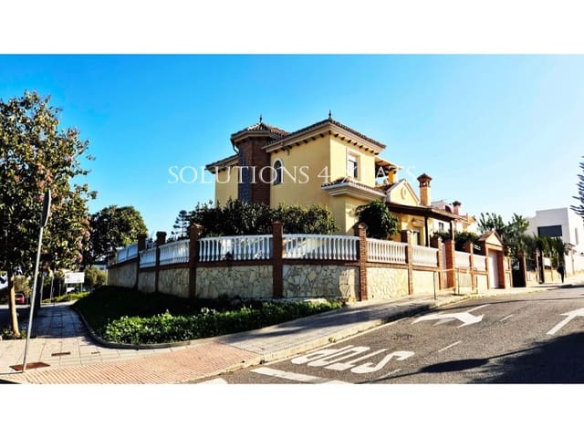 5 soveværelse Villa til salg i Torre del Mar, Vélez-Málaga med swimmingpool garage - € 875.000 (Ref: 8670672)