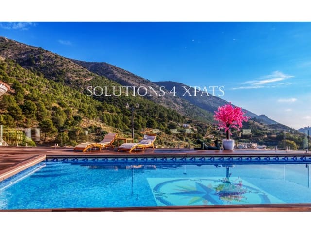 7 makuuhuone Huvila myytävänä paikassa Valtocado - La Alquería - La Atalaya, Mijas mukana uima-altaan 
autotalli - 1 900 000 € (Ref: 8786842)