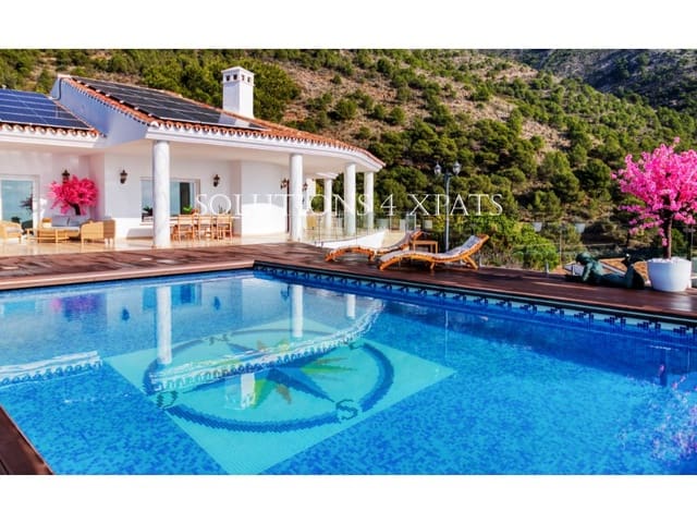 7 makuuhuone Huvila myytävänä paikassa Valtocado - La Alquería - La Atalaya, Mijas mukana uima-altaan 
autotalli - 1 900 000 € (Ref: 8786842)