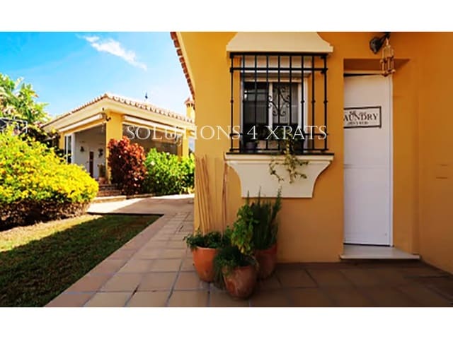 5 soveværelse Villa til salg i Rincón de la Victoria med swimmingpool garage - € 1.290.000 (Ref: 8960414)