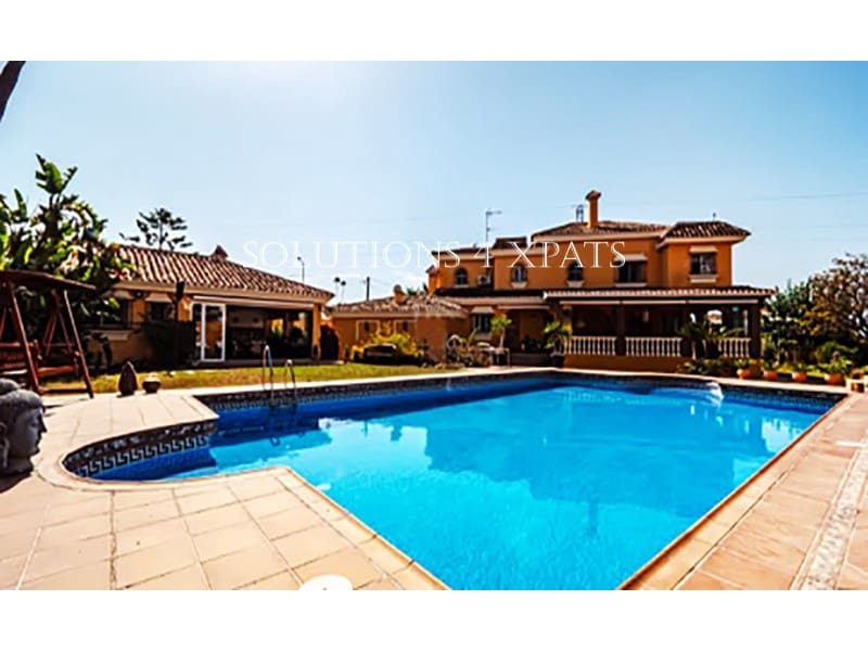 5 soveværelse Villa til salg i Rincon de la Victoria med swimmingpool garage - € 1.290.000 (Ref: 8960414)