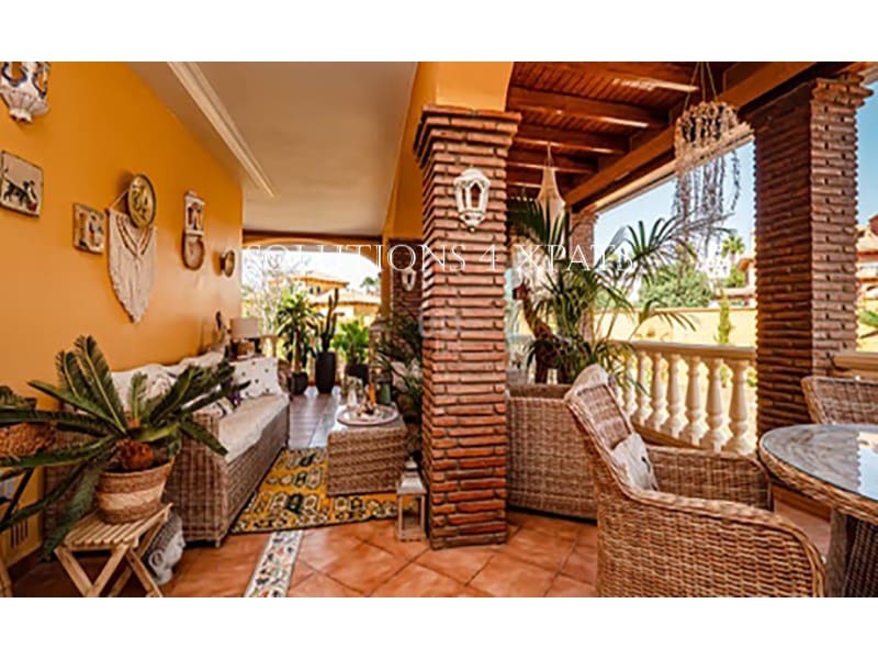 5 soveværelse Villa til salg i Rincon de la Victoria med swimmingpool garage - € 1.290.000 (Ref: 8960414)