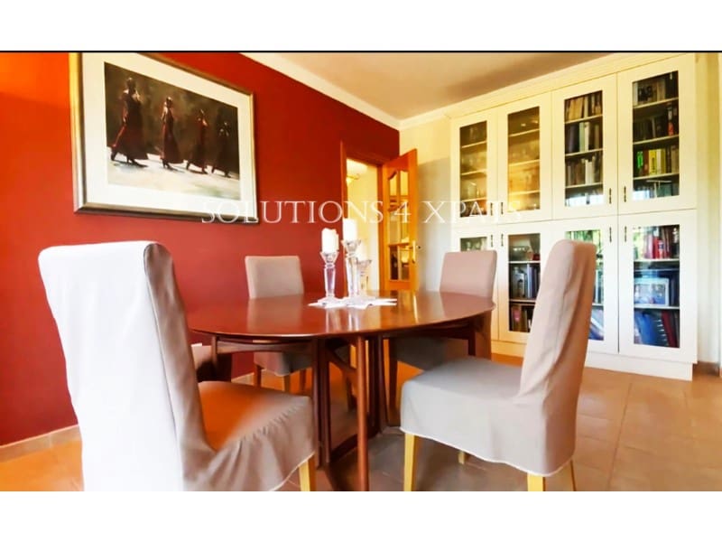 5 soveværelse Villa til salg i Vinuela med swimmingpool garage - € 525.000 (Ref: 8999633)