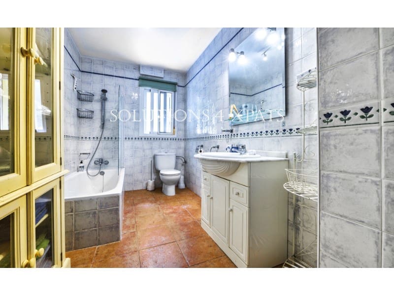 5 soveværelse Villa til salg i Vinuela med swimmingpool garage - € 525.000 (Ref: 8999633)