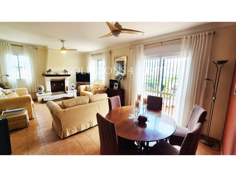 5 soveværelse Villa til salg i Vinuela med swimmingpool garage - € 525.000 (Ref: 8999633)