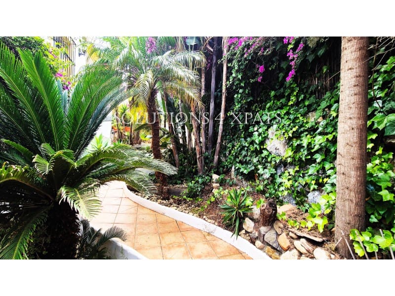 5 soveværelse Villa til salg i Vinuela med swimmingpool garage - € 525.000 (Ref: 8999633)