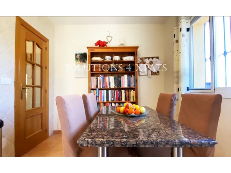 5 soveværelse Villa til salg i Vinuela med swimmingpool garage - € 525.000 (Ref: 8999633)