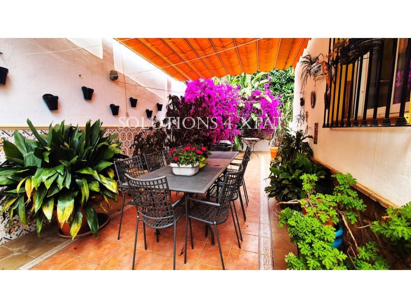 5 soveværelse Villa til salg i Vinuela med swimmingpool garage - € 525.000 (Ref: 8999633)