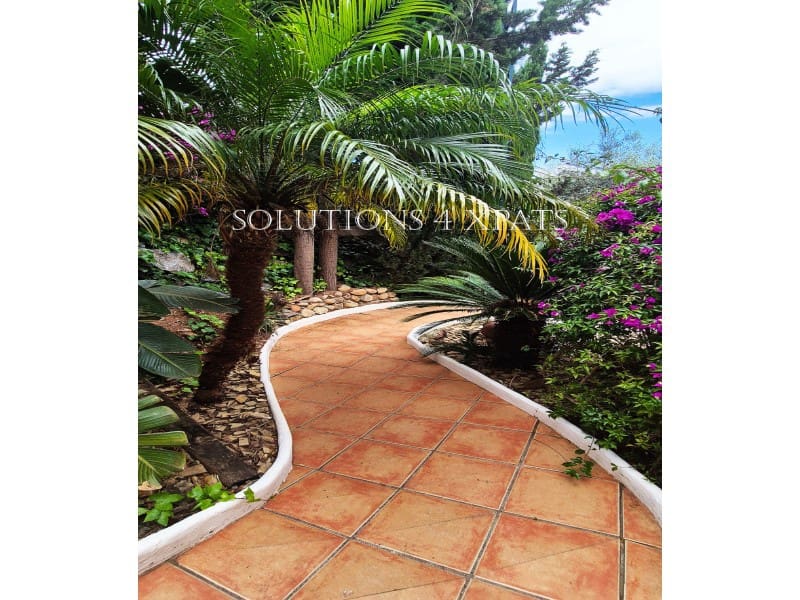 5 soveværelse Villa til salg i Vinuela med swimmingpool garage - € 525.000 (Ref: 8999633)