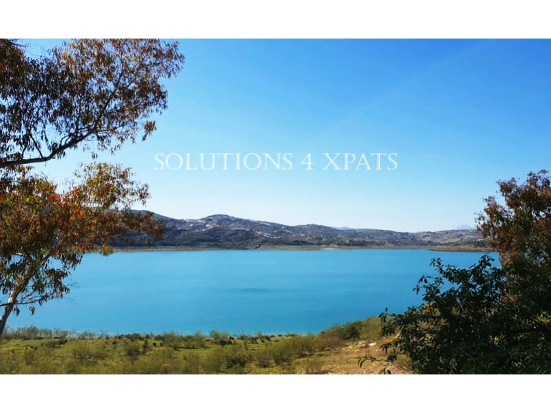 5 soveværelse Villa til salg i Vinuela med swimmingpool garage - € 525.000 (Ref: 8999633)