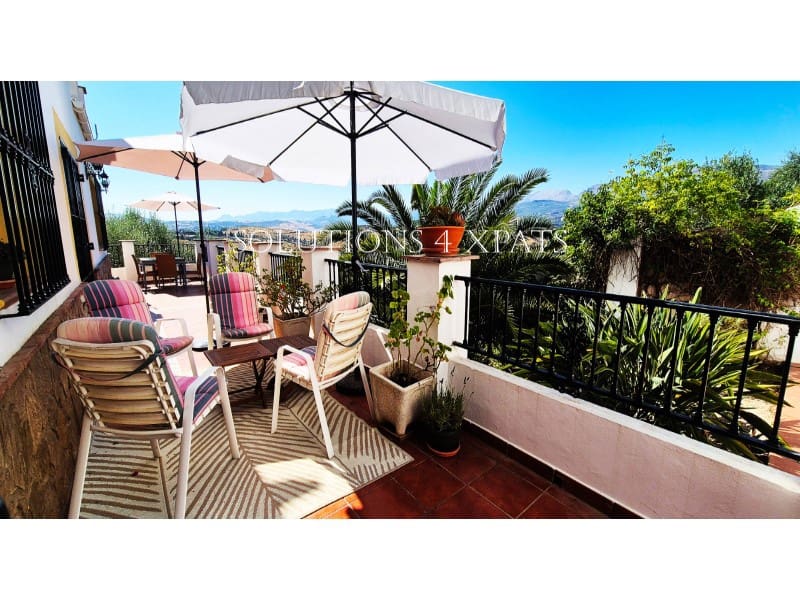 5 soveværelse Villa til salg i Vinuela med swimmingpool garage - € 525.000 (Ref: 8999633)