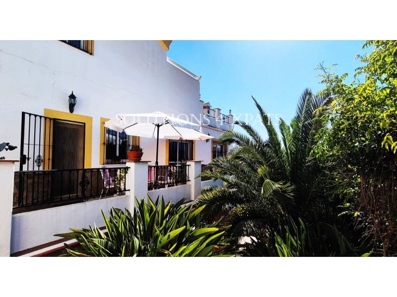 5 soveværelse Villa til salg i Vinuela med swimmingpool garage - € 525.000 (Ref: 8999633)