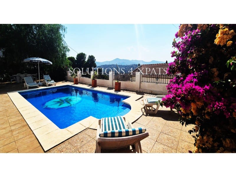 5 soveværelse Villa til salg i Vinuela med swimmingpool garage - € 525.000 (Ref: 8999633)