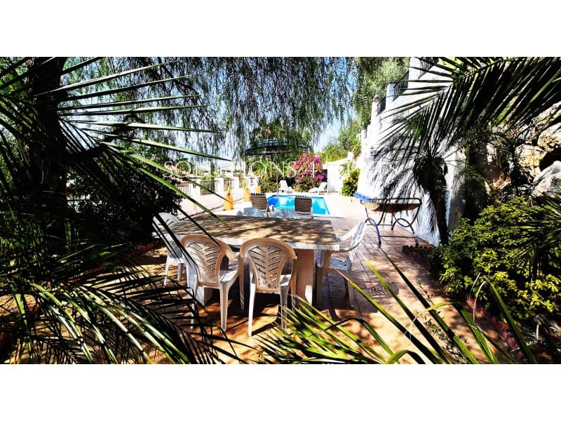 5 soveværelse Villa til salg i Vinuela med swimmingpool garage - € 525.000 (Ref: 8999633)