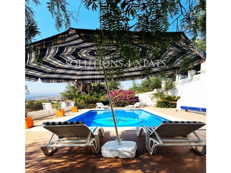 5 soveværelse Villa til salg i Vinuela med swimmingpool garage - € 525.000 (Ref: 8999633)