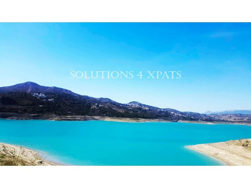 5 soveværelse Villa til salg i Vinuela med swimmingpool garage - € 525.000 (Ref: 8999633)