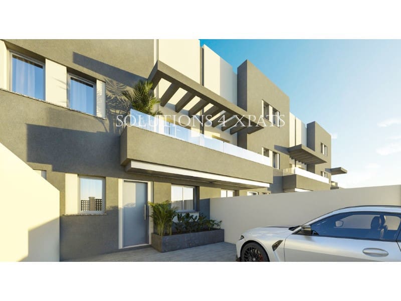 Townhouse for sale in Torrox-Costa with pool - € 428,000 (Ref: 9137093)