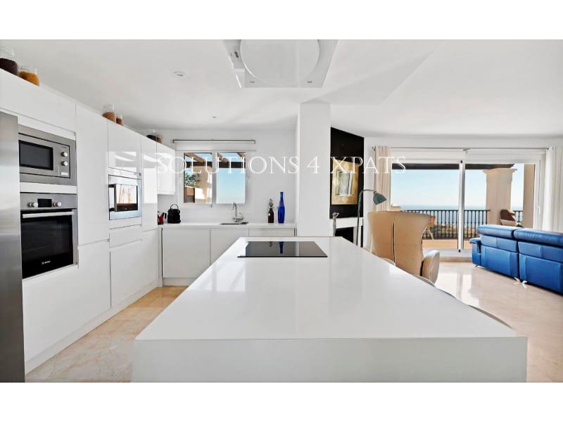 2 soveværelse Penthouse til salg i Calahonda med swimmingpool garage - € 795.000 (Ref: 9296746)