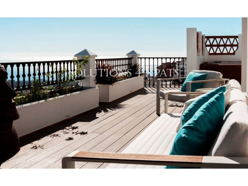 2 soveværelse Penthouse til salg i Calahonda med swimmingpool garage - € 795.000 (Ref: 9296746)