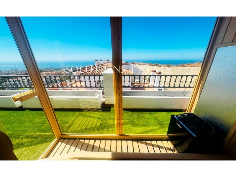 2 soveværelse Penthouse til salg i Calahonda med swimmingpool garage - € 795.000 (Ref: 9296746)