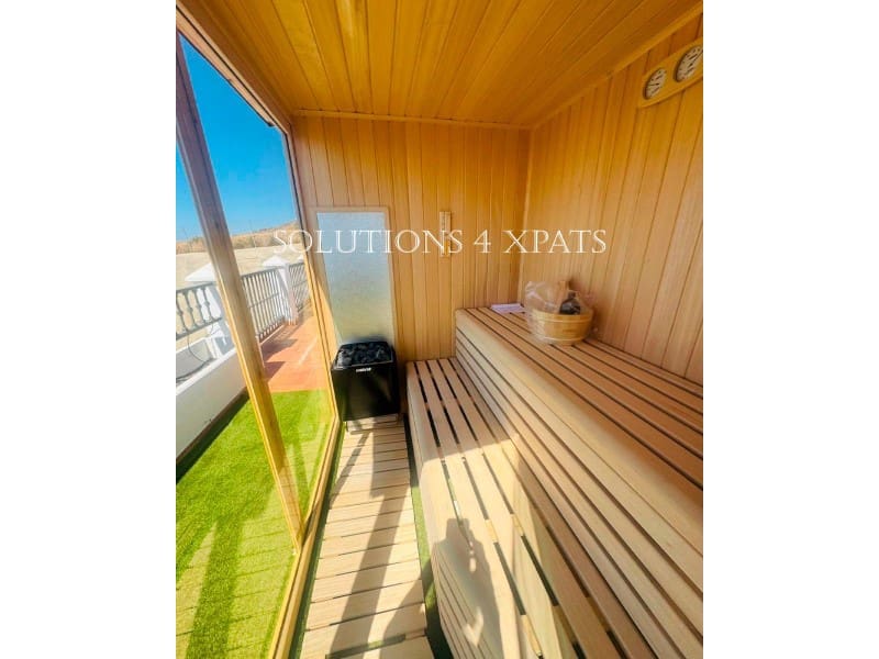 2 soveværelse Penthouse til salg i Calahonda med swimmingpool garage - € 795.000 (Ref: 9296746)