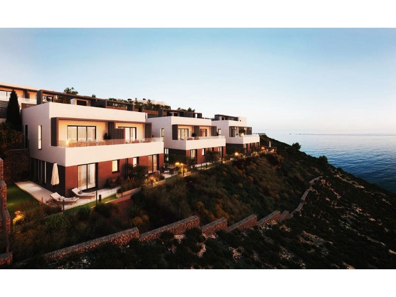 Semi-detached Villa for sale in Lagos with garage - € 388,000 (Ref: 9356777)