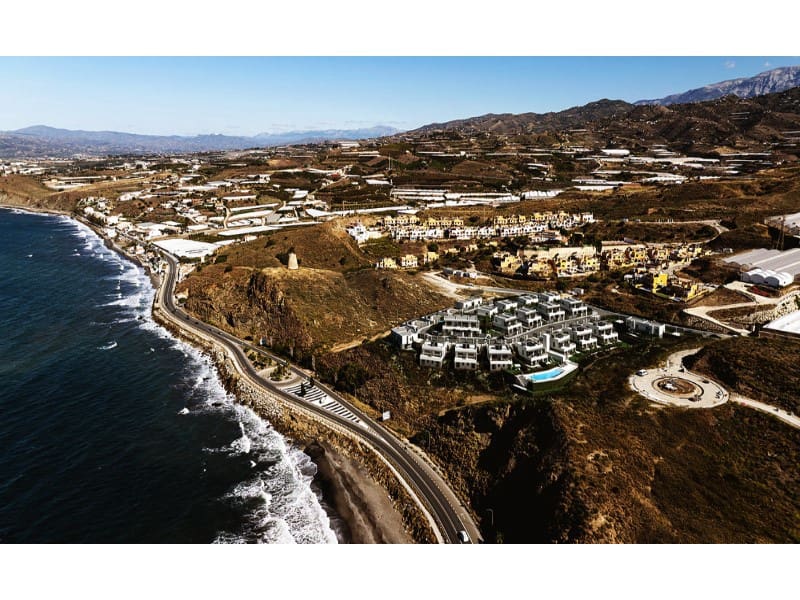 Semi-detached Villa for sale in Lagos with garage - € 388,000 (Ref: 9356777)