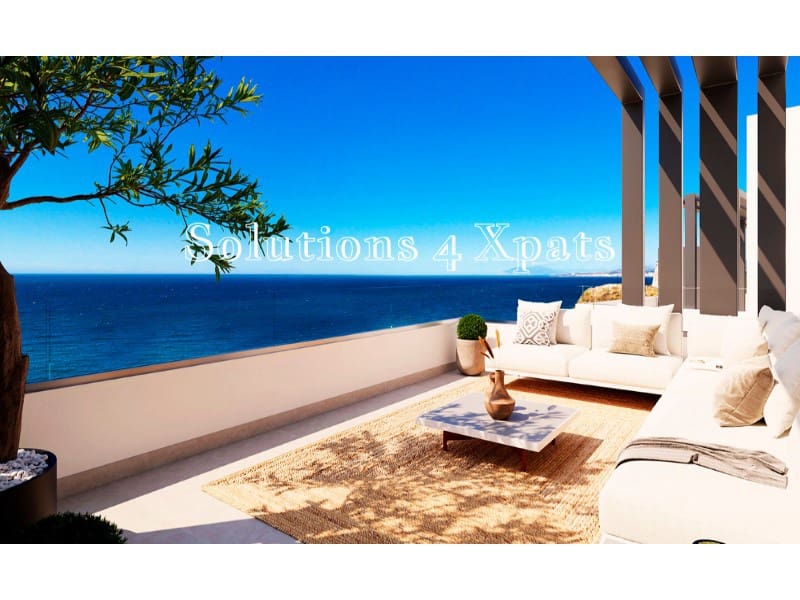 Paritalo myytävänä paikassa Lagos mukana 
autotalli - 435 000 € (Ref: 9356777)