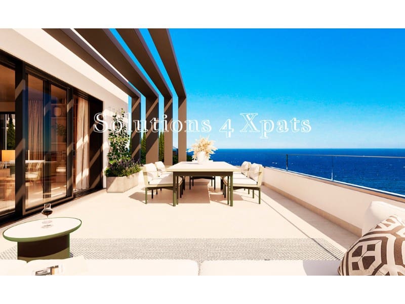 Paritalo myytävänä paikassa Lagos mukana 
autotalli - 435 000 € (Ref: 9356777)