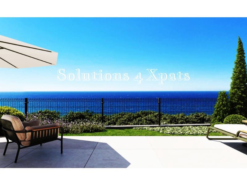 Paritalo myytävänä paikassa Lagos mukana 
autotalli - 435 000 € (Ref: 9356777)