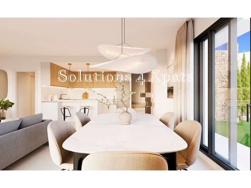 Paritalo myytävänä paikassa Lagos mukana 
autotalli - 435 000 € (Ref: 9356777)