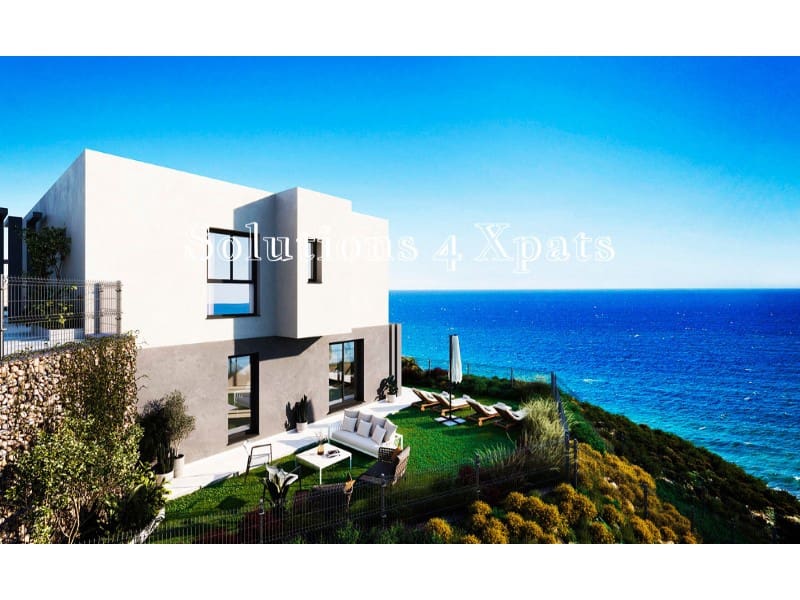 Paritalo myytävänä paikassa Lagos mukana 
autotalli - 435 000 € (Ref: 9356777)