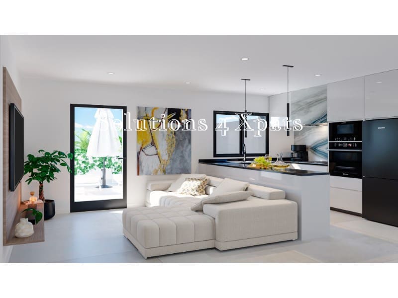 Ático de 2 habitaciones en Torre del Mar en venta con piscina garaje - 415.650 € (Ref: 9731916)