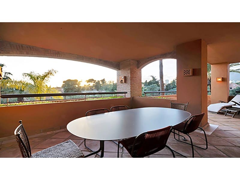 3 bedroom Apartment for sale in Marbella with garage - € 1,300,000 (Ref: 9747003)