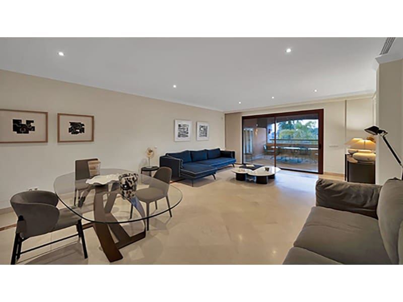 3 bedroom Apartment for sale in Marbella with garage - € 1,300,000 (Ref: 9747003)