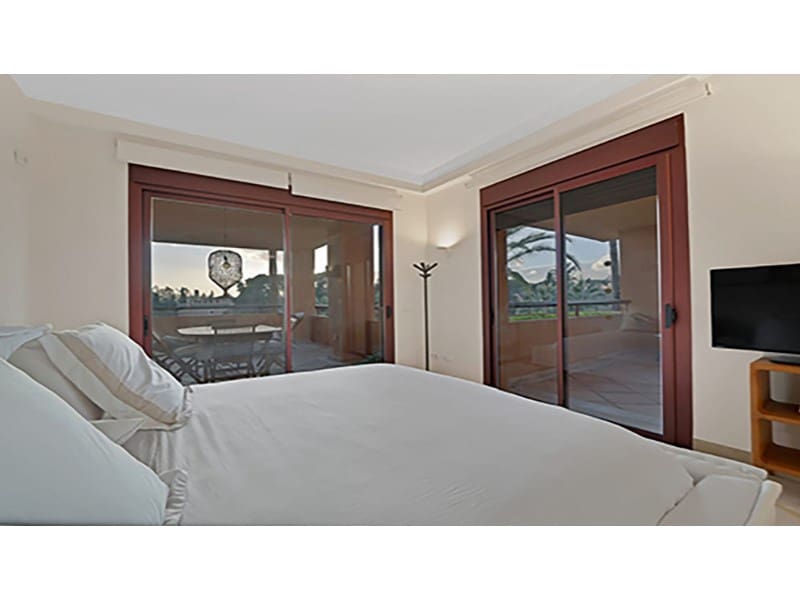 3 bedroom Apartment for sale in Marbella with garage - € 1,300,000 (Ref: 9747003)