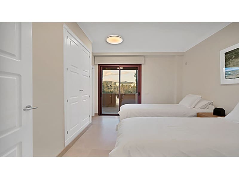 3 bedroom Apartment for sale in Marbella with garage - € 1,300,000 (Ref: 9747003)